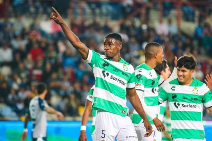 Félix Torres del Santos Laguna abrió la senda de la goleada de su equipo ante el Toluca.