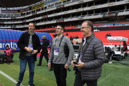 Los funcionarios alemanes estuvieron ya en el Liga vs. Independiente y prevén estar también en el Clásico del Astillero de este domingo 12 de noviembre.