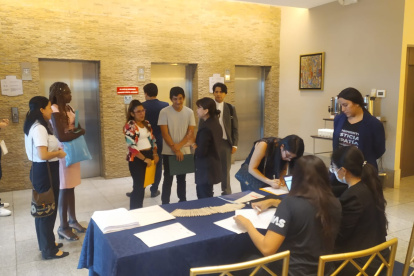 Evento. Las primeras personas en llegar a la Feria de Empleabilidad.