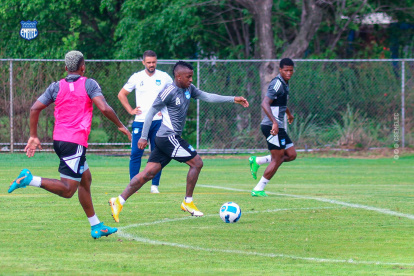 Miller Bolaños lleva sin entrenar con Emelec desde el pasado 26 de octubre del 2023.