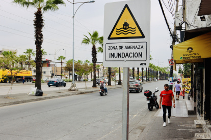 Advertencia. Son 44 señales verticales que se colocaron en sectores.
