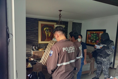 Diligencia. El pasado 2 de noviembre, en el primer día de feriado, la Fiscalía allanó la Prefectura en Quito.