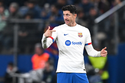 Robert Lewandowski poco o nada pudo hacer para sacar al Barca del abismo.