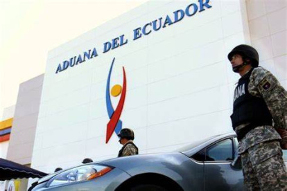 El Servicio Nacional de Aduana del Ecuador.