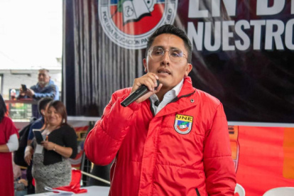 Andrés Quishpe reemplaza a Isabel Vargas en la titularidad de la Unión Nacional de Educadores (UNE).