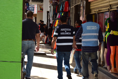 Hecho. Operativos sorpresa se dieron en la zona de la Bahía y en el mercado de las Cuatro Manzanas.