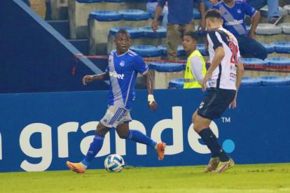 Miller Bolaños (i) no entrena con Emelec desde el pasado 26 de octubre.