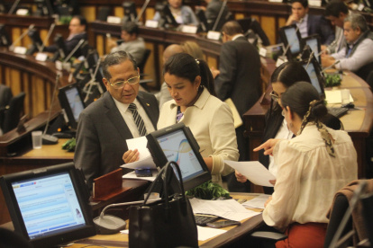 Aunque lo nieguen, en la Asamblea disuelta la unión más estable fue entre el bloque correísta y los socialcristianos, sobre todo en el afán de destituir al presidente Guillermo Lasso.