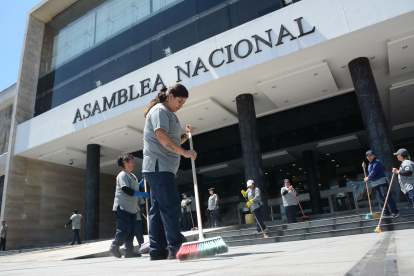 Asamblea Nacional y los preparativos para la posesion de asambleista electos y el presidente del Ecuador.