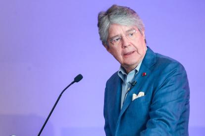 Porque sí. El presidente saliente duplicó el tiempo de protección e incluyó a su esposa y a la del vicepresidente, Alfredo Borrero.