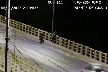 Caso. La noche del 6 de noviembre el ECU-911 registró un intento de suicidio en el puente de Gualo.