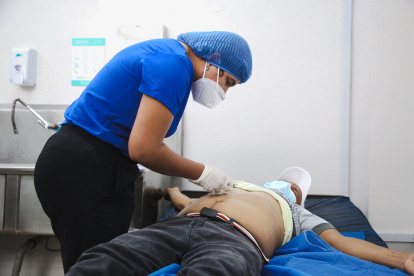 Atención. Un paciente en uno de los centros municipales.