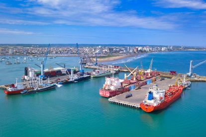 Terminal. La actividad del comercio exterior que se realiza en el puerto de Manta, en la provincia de Manabí, donde está la filial Agunsa.