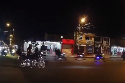 Situación. Las motos circulaban haciendo piruetas y con mucho ruido.