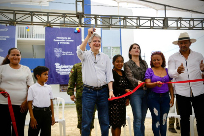 Acto. El presidente Guillermo Lasso en la entrega de 503 viviendas en la provincia.
