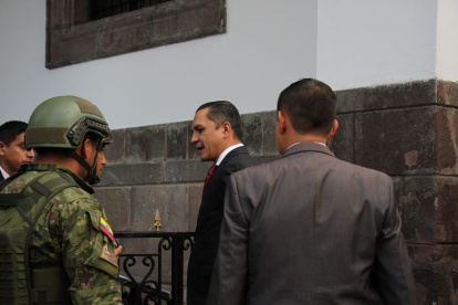 Llegada de las autoridades al Palacio de Gobierno.