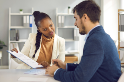 Este tipo de contrato debe darse obligatoriamente por escrito