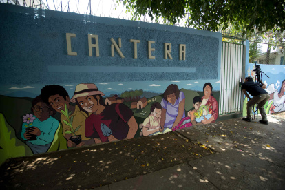 Fachada de la ONG, Centro de Comunicación y Educación Popular (CANTERA), hoy en Managua (Nicaragua), cerrada a petición del Gobierno del presidente Daniel Ortega.