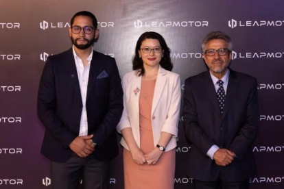 Ejecutivos de Leapmotor para anunciar los detalles en el país.