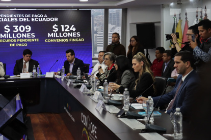 En el encuentro participan prefectos de algunas provincias y futuros ministros del presidente Noboa.