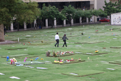 Proceso. Familiares deben buscar el certificado de voluntades y el escrito del doctor para enterrarlo o cremarlo.
