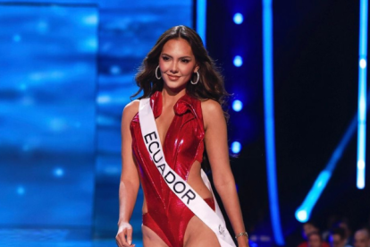 Delary Stoffers durante su desfile en traje de baño.