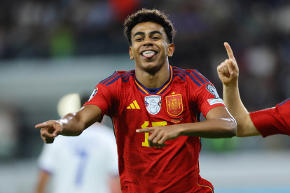 Limassol (Cyprus), 16/11/2023.- Lamine Yamal of Spain celebrates scoring the 0-1 goal during the UEFA EURO 2024 Group A qualification match between Cyprus and Spain in Limassol, Cyprus, 16 November 2023. (Chipre, España) EFE/EPA/CHARA SAVVIDES