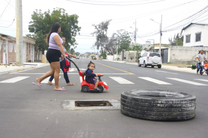 La ciudadanía procura tomar mucha cautela cuando transita especialmente por vías principales.