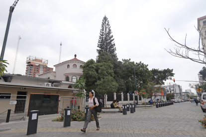 Centro. El consulado español luce desolado desde que las citas por visa Schengen están paralizadas.