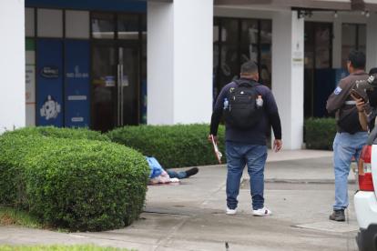 El asesinato se reportó en los exteriores de una urbanización