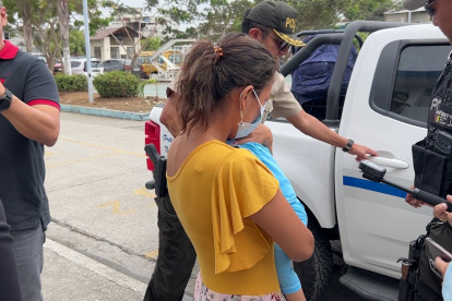 Acto. La madre del niño agradeció a las personas que colaboraron.
