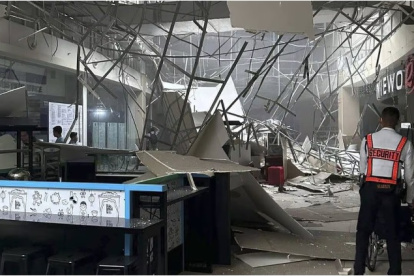 Afectación. Así quedó un centro comercial tras el sismo de este viernes 17 de noviembre de 2023