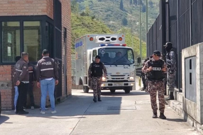 Dinased realizó el levantamiento del cadáver de Segundo Carlosama la mañana de este sábado, 18 de noviembre de 2023, en la cárcel de Turi