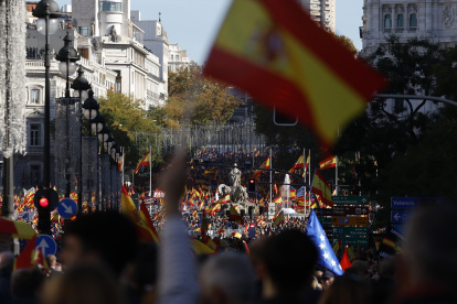 Manifestación multitudinaria contra la amnistía en la Plaza de Cibeles de Madrid