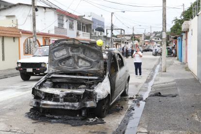 19-11-2023-Accidente de transito causa incendio en Urdesa