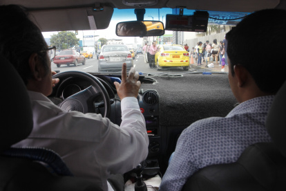 Gremio de taxistas tratan de tomar precauciones ante la latente inseguridad Agencia (Ag-extra)