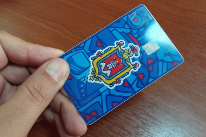 El fin de semana los quiteños acudieron a las estaciones del Metro para obtener su tarjeta .