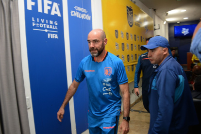 Tras la rueda de prensa, el seleccionador y sus dirigidos salieron hacia el estadio Rodrigo Paz.