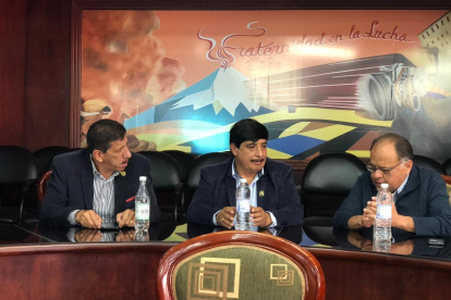 Cita. Representantes del gremio de los transportistas se reunieron en Latacunga.