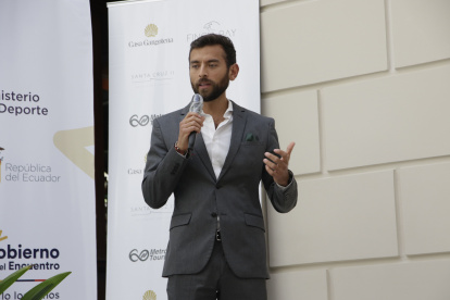 El Ministro Sebastián Palacios dijo que iniciará las acciones legales para determinar si un familiar tramitó a su nombre para favorecer a un club de fútbol profesional.