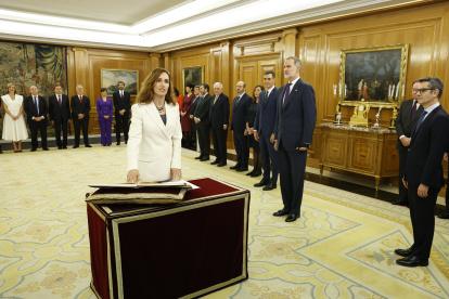 Madrid. Mónica García, ministra de Sanidad, promete el cargo ante el Rey.