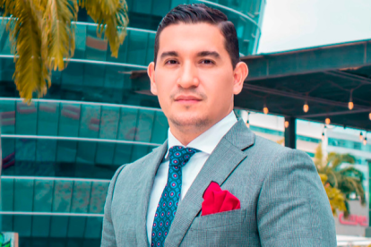 Damián Larco Guamán podría reemplazar a Francisco Briones en el SRI.