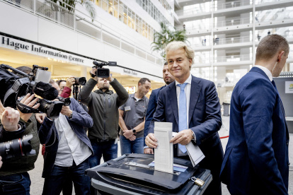 El líder del partido neerlandés de extrema derecha PVV, Geert Wilders, ganó las elecciones de este miércoles en Países Bajos, según los sondeos.