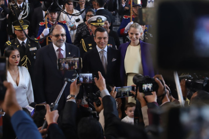 Daniel Noboa llegó junto a Lavinia Valbonesi y sus dos hijos.