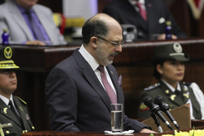 Henry Kronfle en su discurso en la Asamblea.