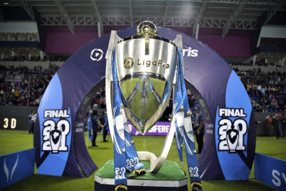 Este es el trofeo al Campeón de LigaPro 2023