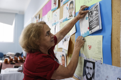 Cristina Capistrano participa durante la Conferencia Internacional de Familiares de Personas Desaparecidas, organizada por el Comité Internacional de la Cruz Roja hoy, en Sao Paulo (Brasil).