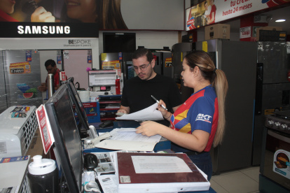 Precavido. Expertos instan al consumidor a hacer gastos responsables que no afecten su bolsillo y no le generen sobreendeudamiento.
