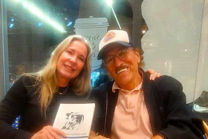 E escritor Mario Maldonado, exhibe su obra donde narra sus experiencias