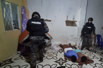Los detenidos fueron llevados a la cárcel regional de Guayaquil y a la correccional de la misma ciudad
